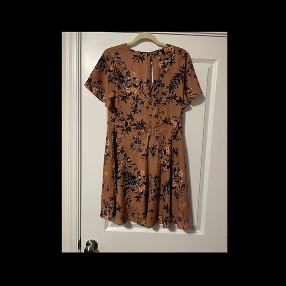 EXPRESS Women’s dress, NWT - Picture 1 of 3
